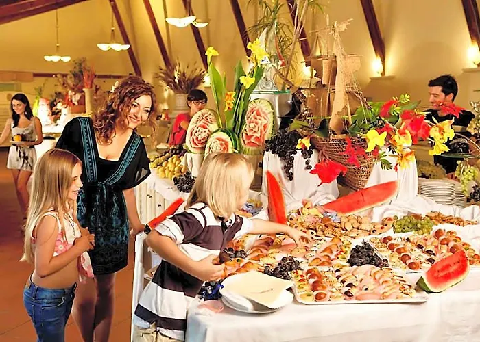 Hotel With Swimming-Pool In Arborea Just 600 Meters From The Sea