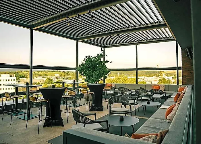 Loom Hotel & Skybar