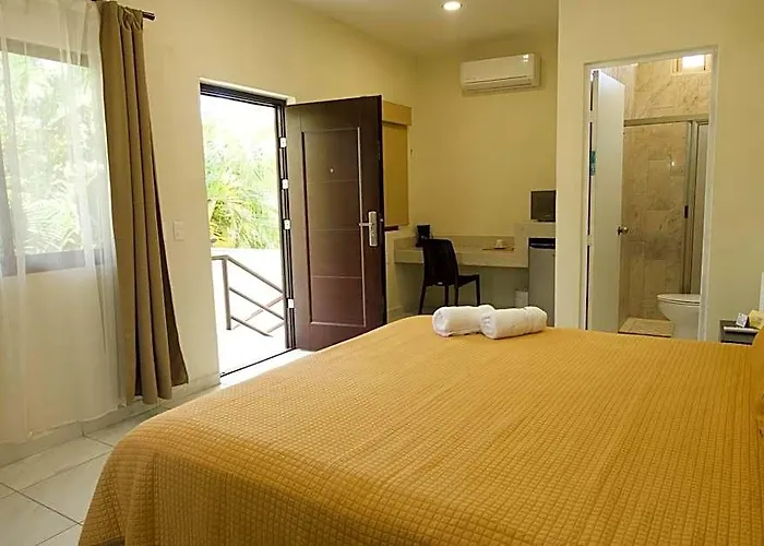 Hotel Y Suites Los Encantos