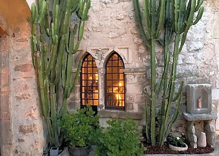 L'Abbaye Hotel