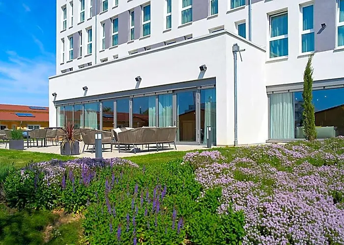 Voya Hotel