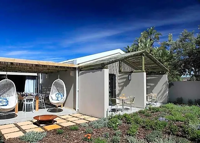Scallop Guest Lodge