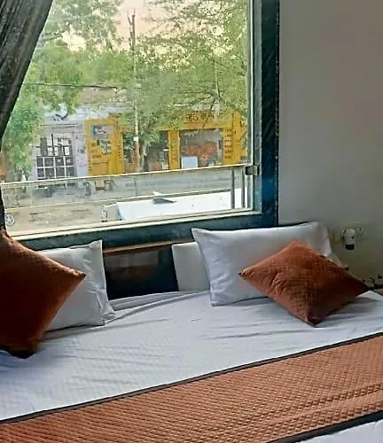 Brajdham Hotel Barsana
