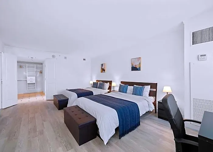 Cozysuites At Showboat