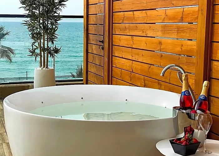 Share Suites Hotel Bat-Yam