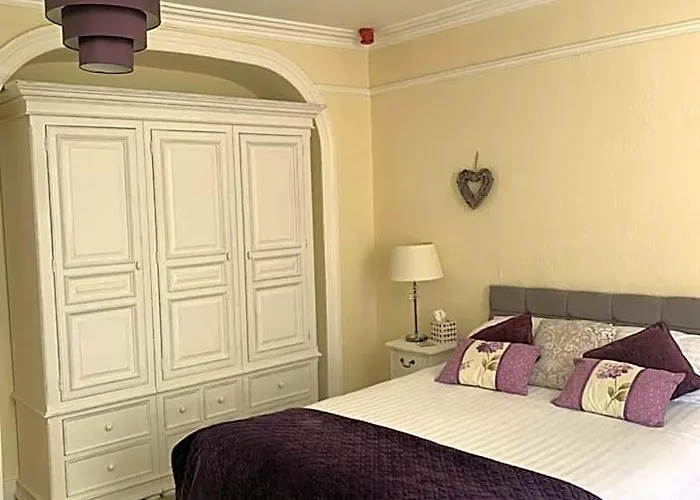 Crown Hotel