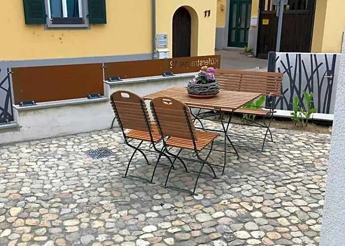 Schmuckkästle am Hafen