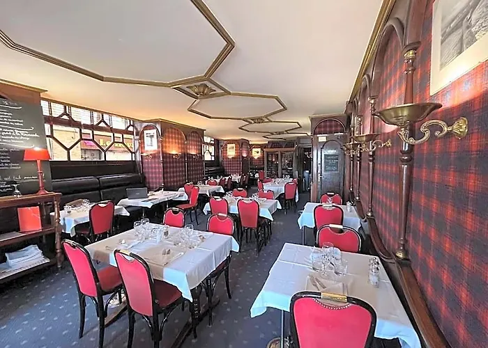 Logis Hotel & Restaurant - Les Arcades