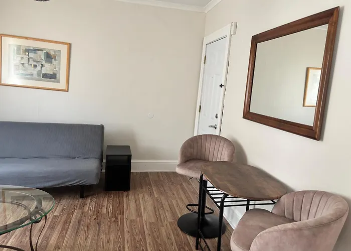 The Bushnell Suite C2