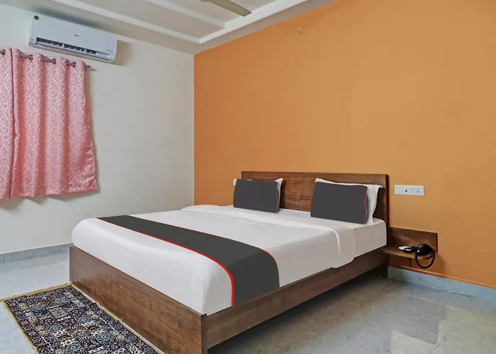 Collection O Golden Hitech Hotel