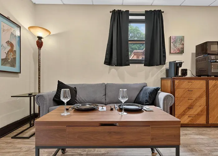 Hickory Cottage Unit W/ Pool & Fire Pit!
