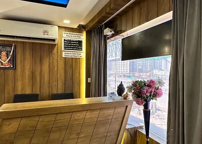 Hotel Secure Inn Kadodara Road