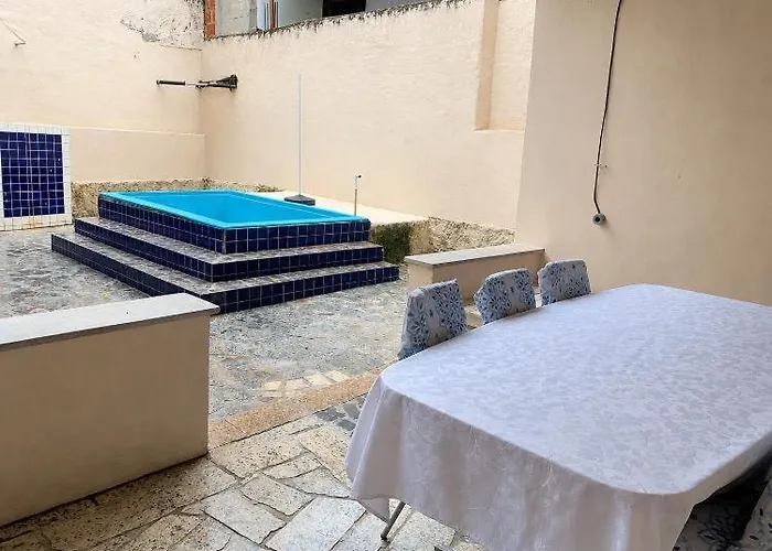 Casa na praia bem localizada