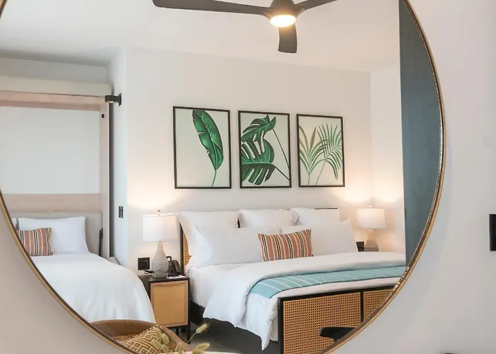 Flamboyan Hotel & Residences