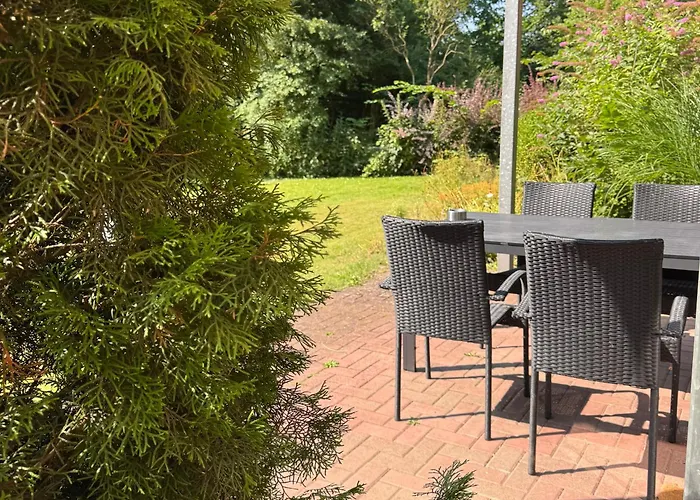 Sonniges Garten-Apartment in ruhiger Parklage