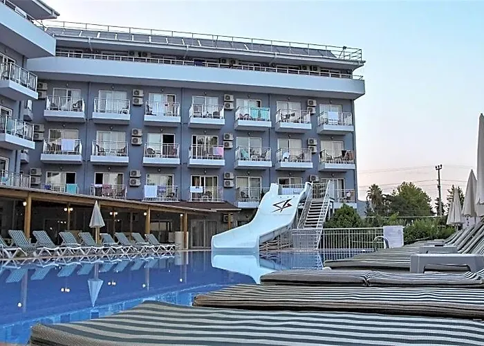 Monna Roza Beach
