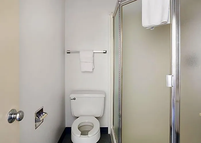 Days Inn By Wyndham New Philadelphia