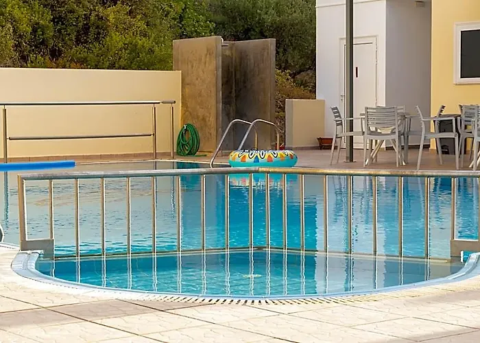 Elpis Studios & Apartments