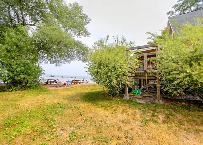 Private Beach & Sport Court! Home On Oneida Lake