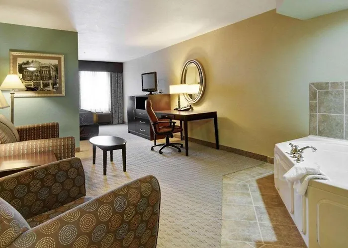 Comfort Suites Near Hot Springs Park