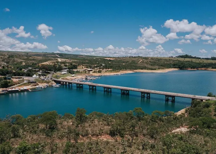 Pousada com vista para lago e com passeios de lancha em frente a Pousada em Capitólio, perto dos principais atrativos turístico, Pousada Vista do Turvo, Mandala