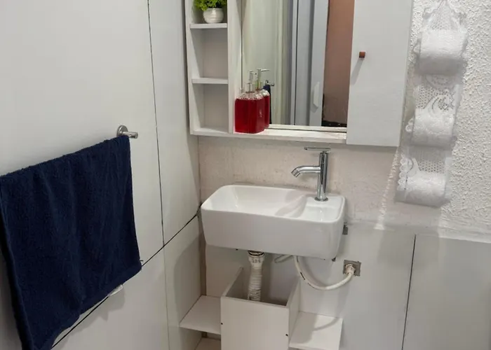 Primos Hostel & House