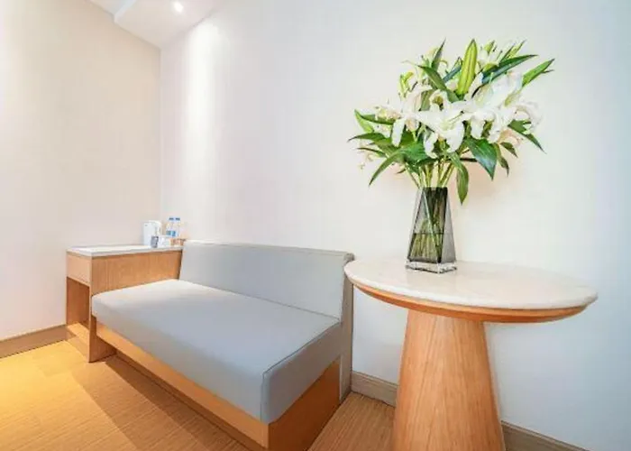 Greentree Inn Geermu Walking Street Business Hotel