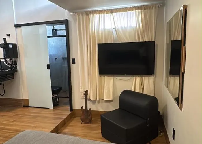 4Kitnet nova no centro com ar condicionado e tv