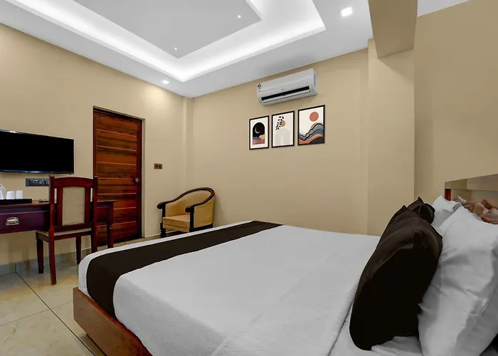 Super Townhouse Adoor Bus Terminal Pathanamthitta Formerly Apsara Tourist Homes