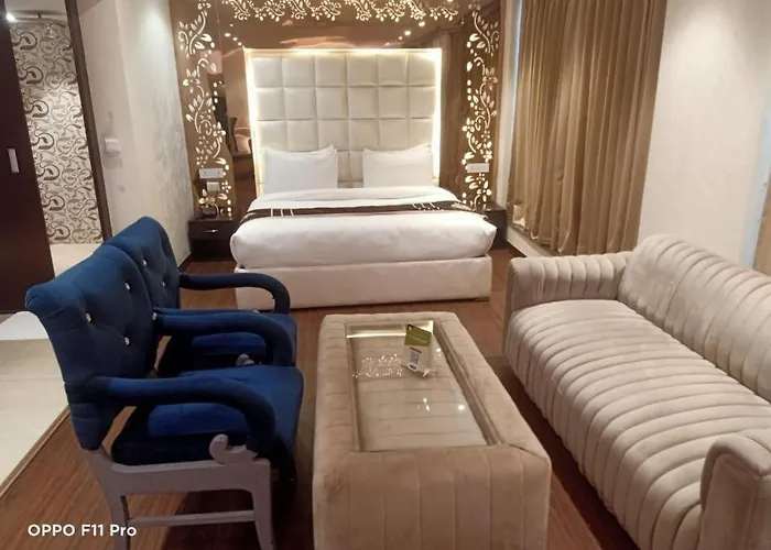Hotel Signature Grand New Delhi