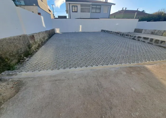 2 Bedroom Apartment Metro 2 Min Porto 15 Min Parking