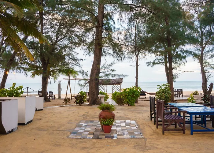 Tsunami Beach Hotel Arugambay
