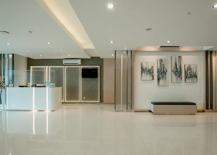Front One Hotel Gresik