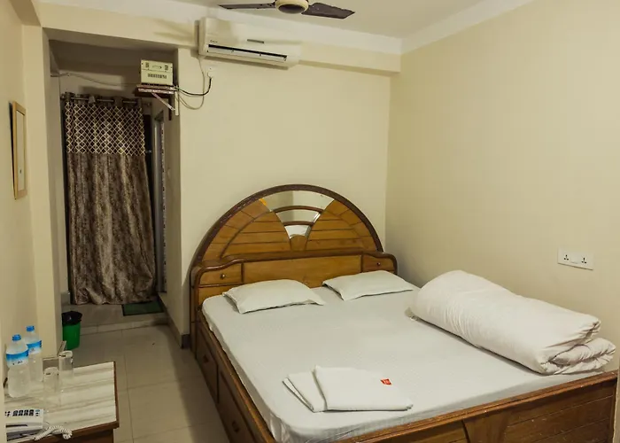 Aanand Hotel