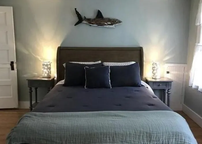3Br Rockport Coastal Retreat | Walk To Beach