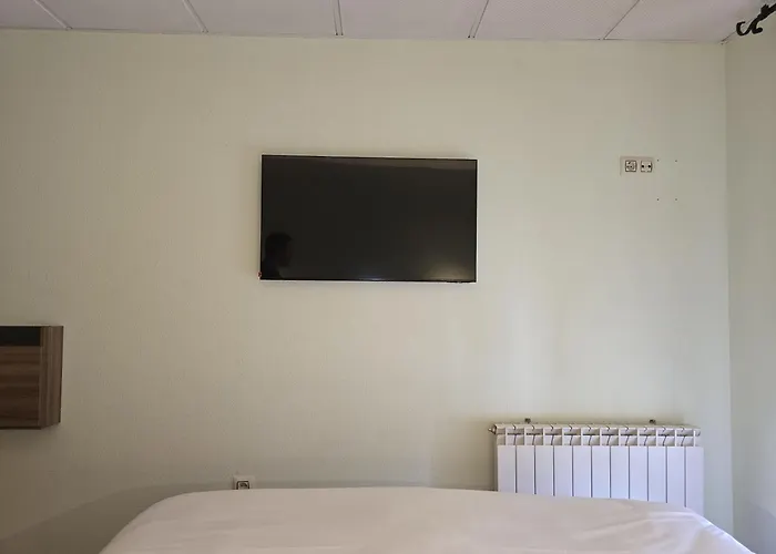 Hostal La Cigueena Check-In Autonomo