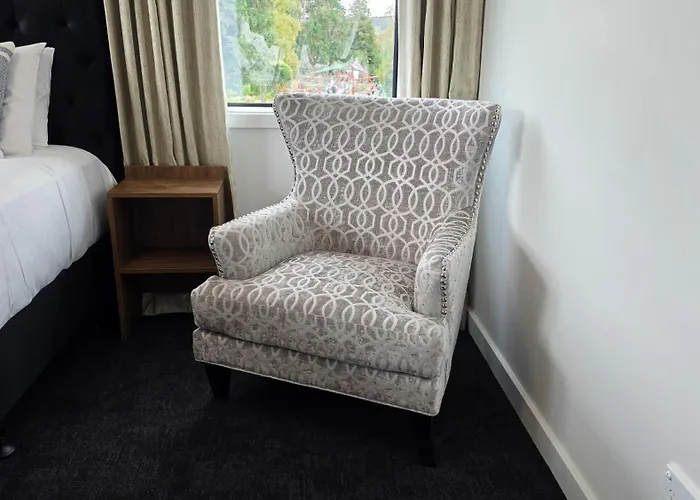 Lake Taupo Hotel