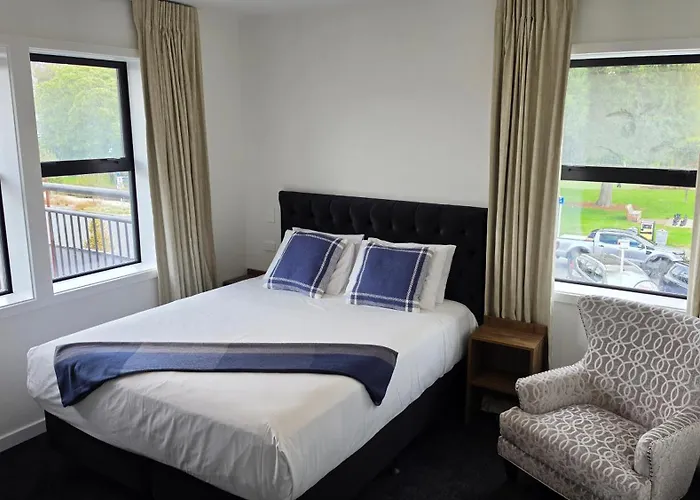 Lake Taupo Hotel