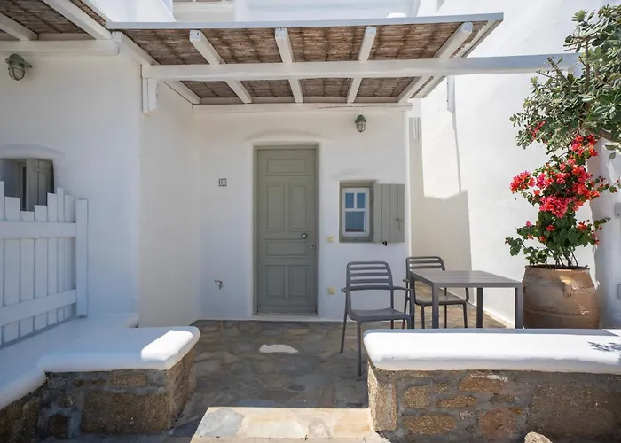 Yakinthos Suites