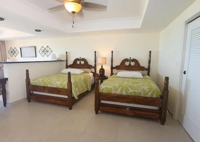 The Crown House Hotel