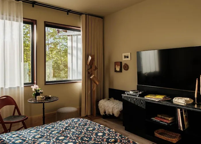 New Paltz Way Hotel