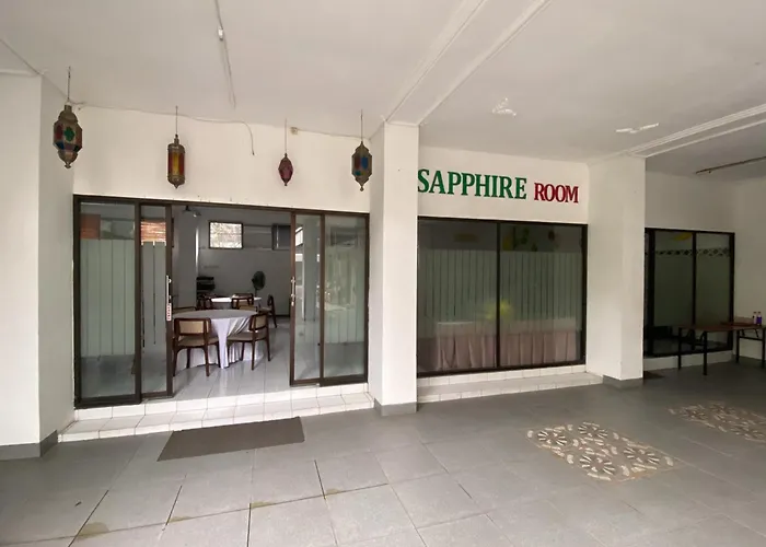 Urbanview Hotel Ratna Syariah