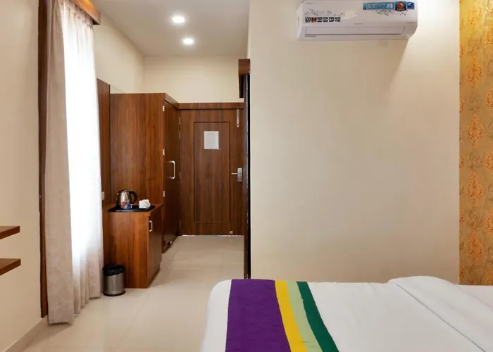 Treebo Premium Royal Amar With Mountain View And Swimming Pool