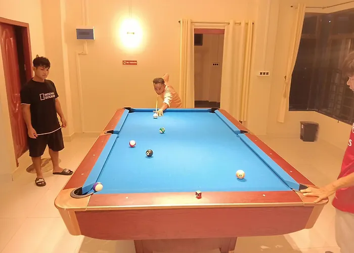 Seven Miles Hotel