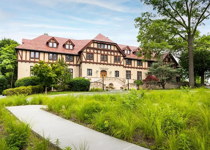 Alumnae House, The Inn At Vassar College