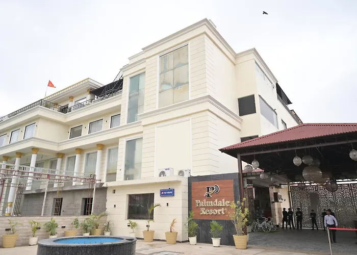 Palmdale Hotel & Resort