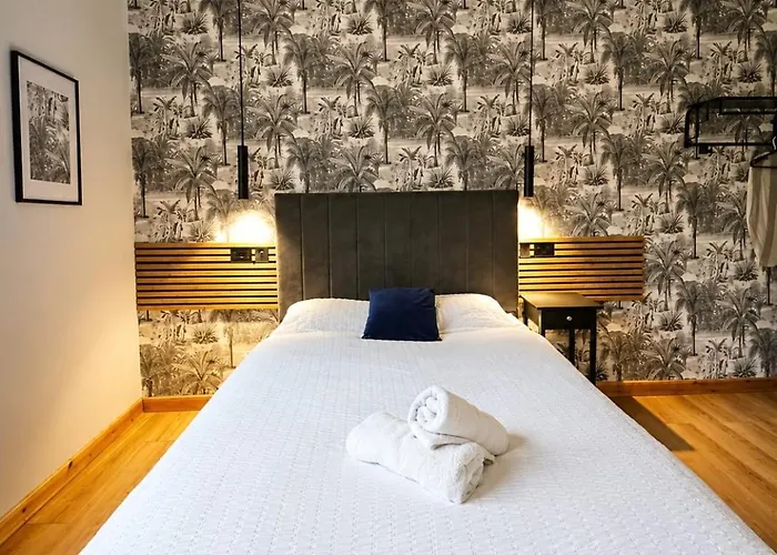 Amber Serviced Rooms Near Hull Royal Infirmary, Self Check-In