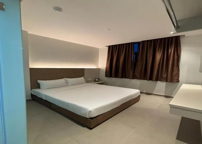Coastline Hotel 6 Avenue Portdickson