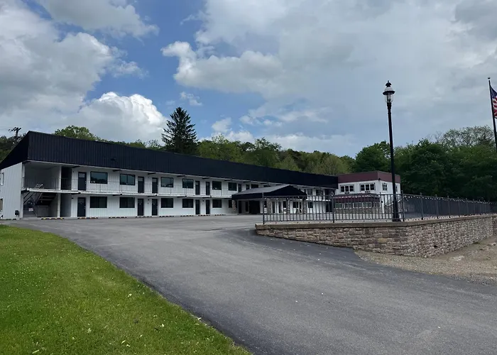 Raystown Country Lodge