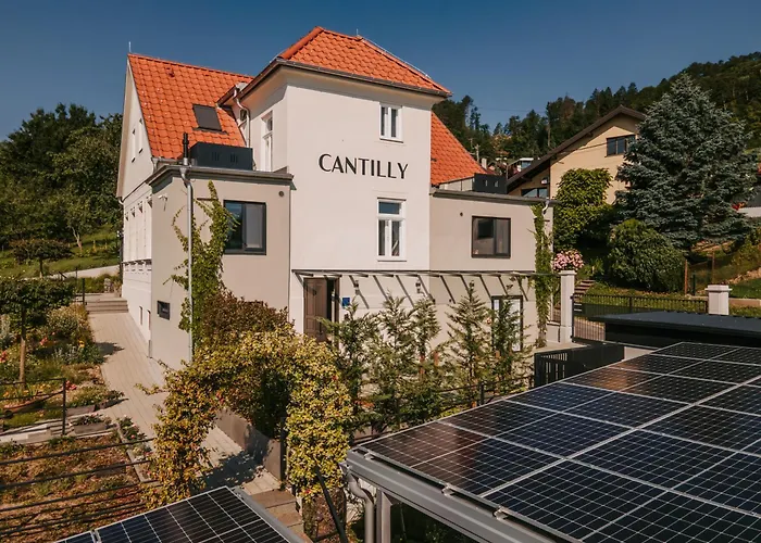 Cantilly Garden
